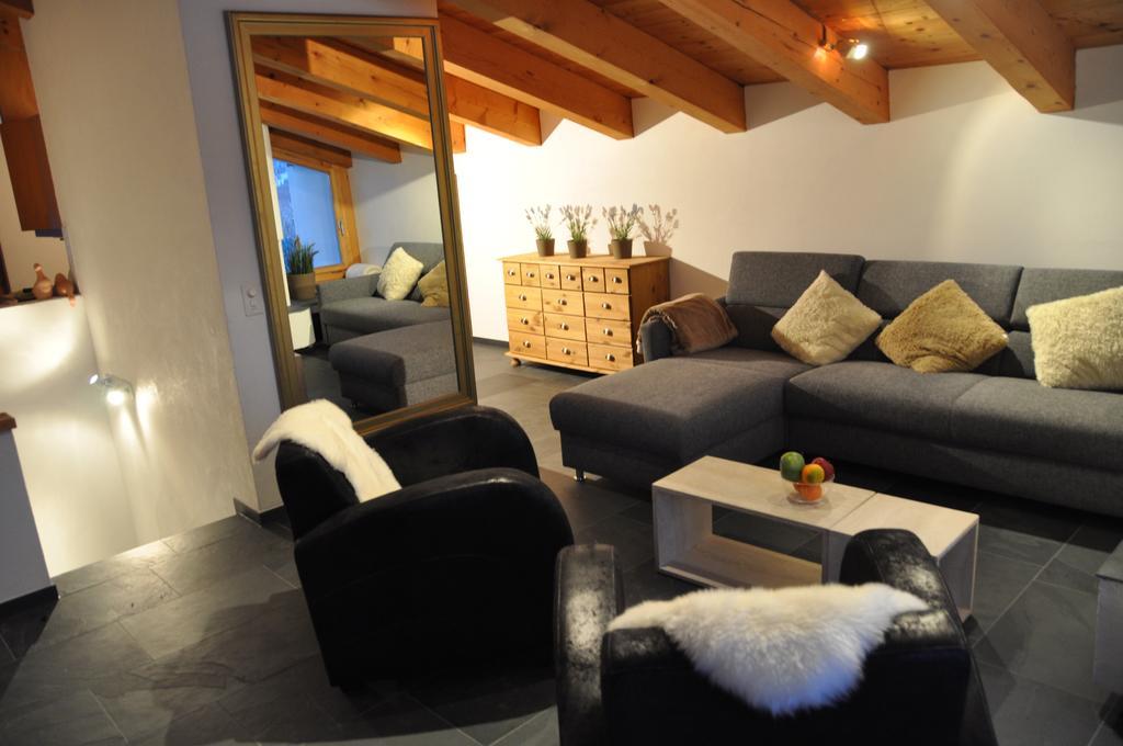 Crap Da Flem - 3.5 Zimmer Ferienwohnung Am Sonnenhang Von Флимс Екстериор снимка